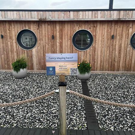 Humberston Boathouse Lodge & Hot Tub - Cleethorpes Beach Cabin Chalet Esterno foto