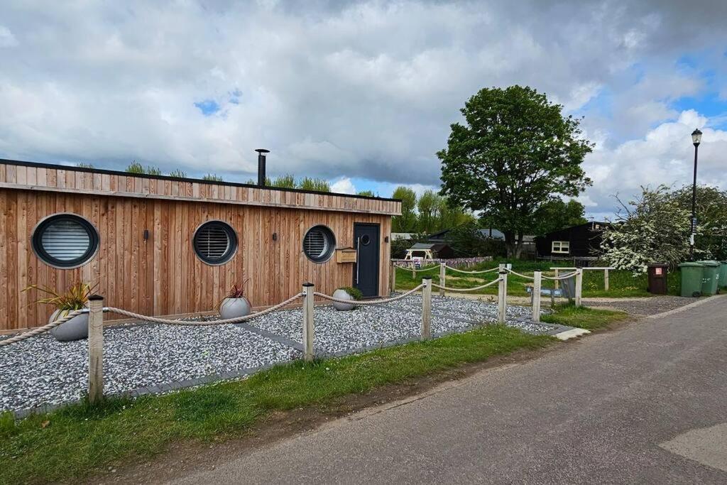 Humberston Boathouse Lodge & Hot Tub - Cleethorpes Beach Cabin Chalet Esterno foto