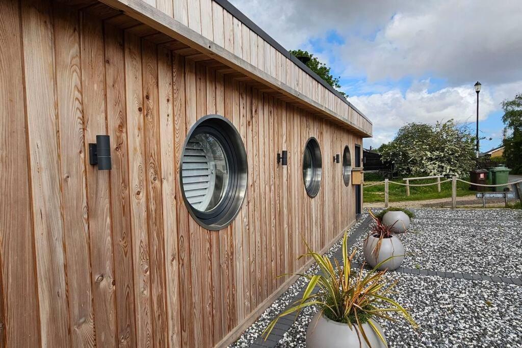 Humberston Boathouse Lodge & Hot Tub - Cleethorpes Beach Cabin Chalet Esterno foto