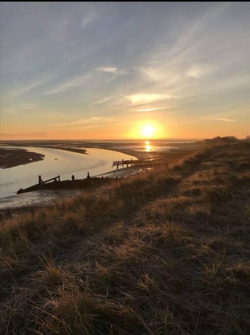 Humberston Boathouse Lodge & Hot Tub - Cleethorpes Beach Cabin Chalet Esterno foto