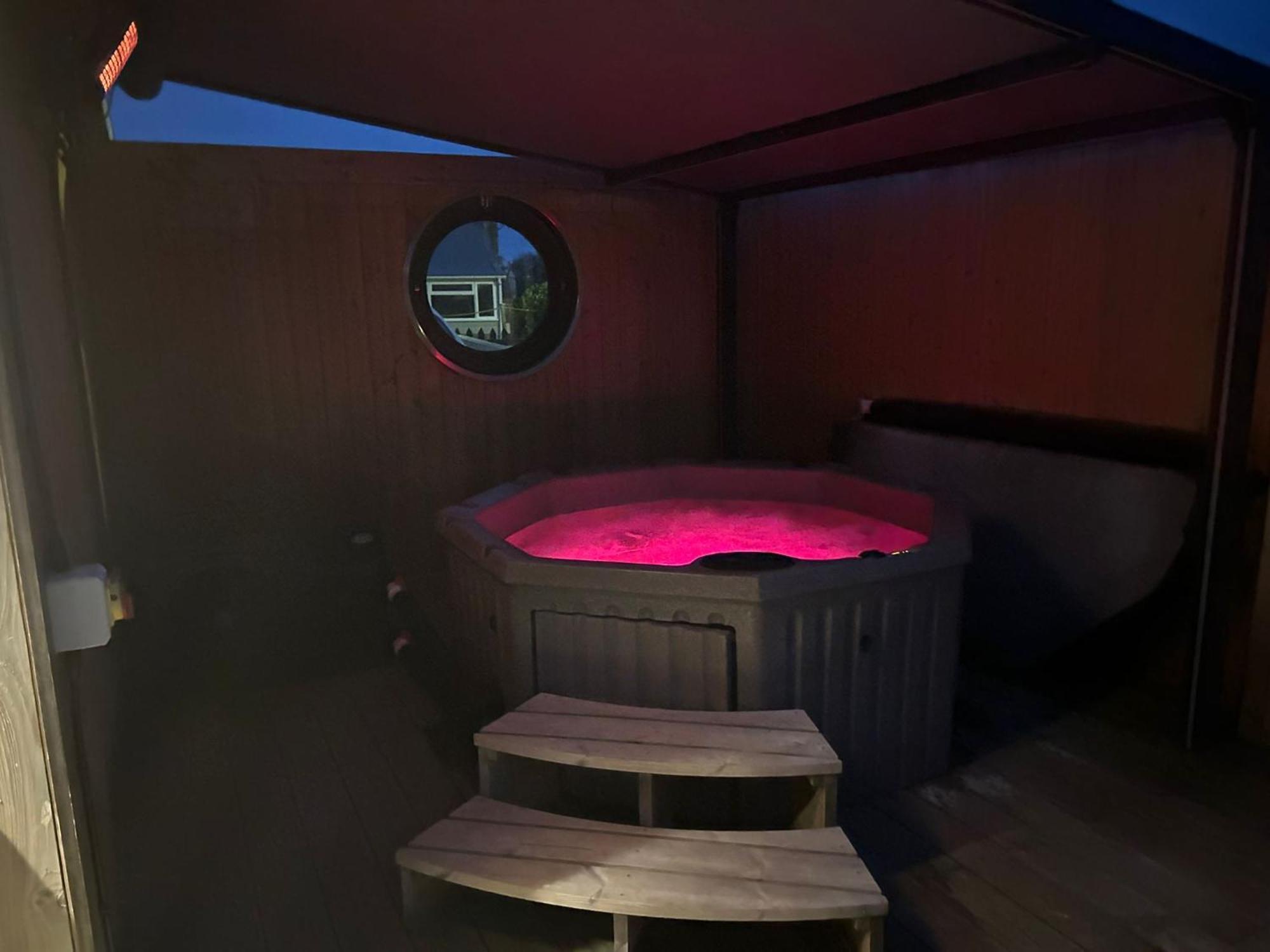 Humberston Boathouse Lodge & Hot Tub - Cleethorpes Beach Cabin Chalet Esterno foto