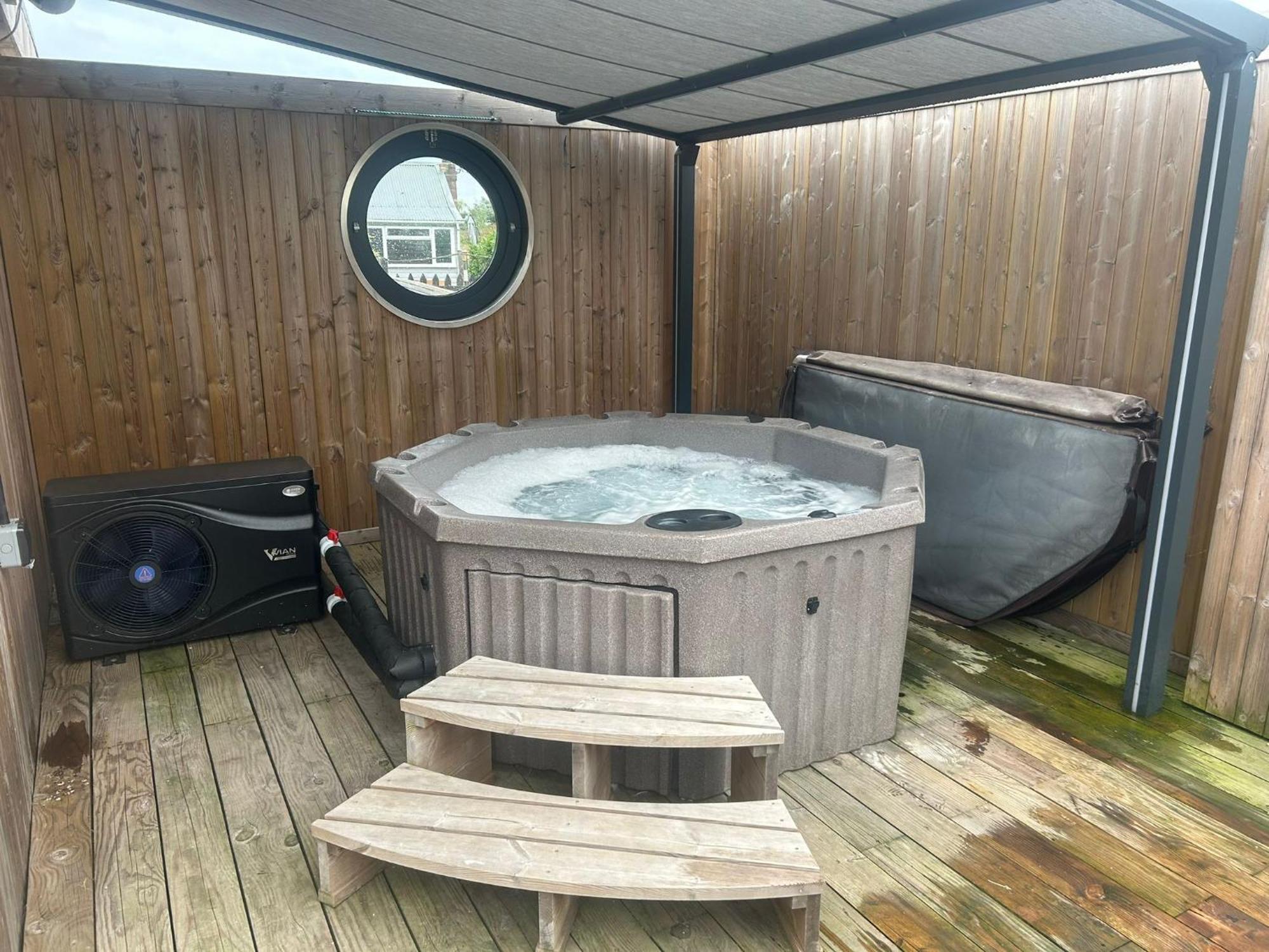 Humberston Boathouse Lodge & Hot Tub - Cleethorpes Beach Cabin Chalet Esterno foto